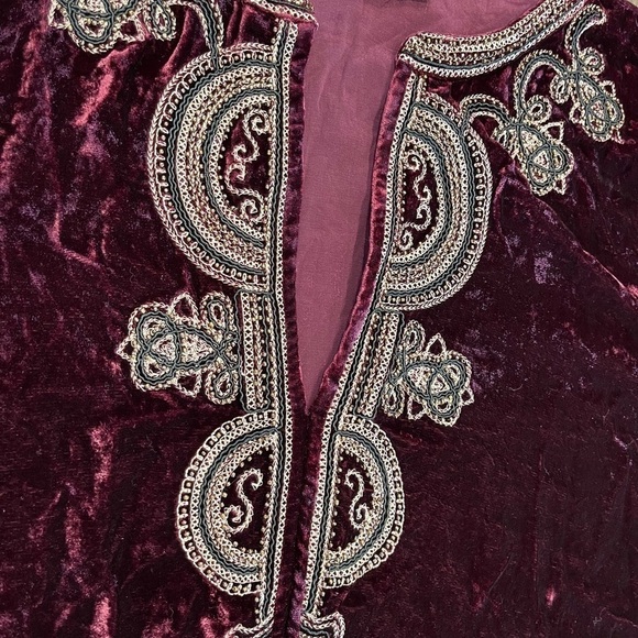 Chico’s Embroidered Beaded Crushed Velvet Tunic Burgundy Maroon Rayon Silk sz 3 - Picture 2 of 7